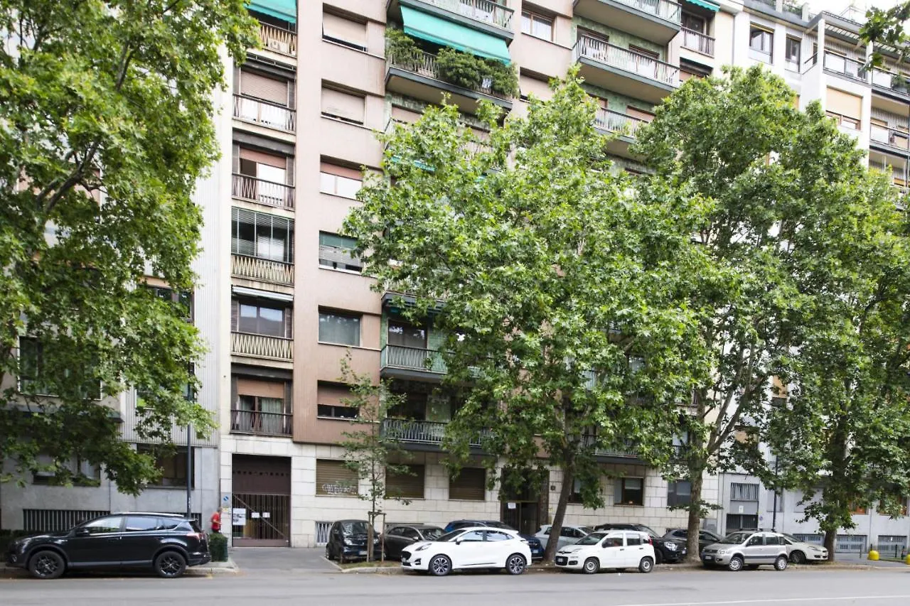 Easylife - Elegante Attico 2 Min Da Parco Sempione contacts