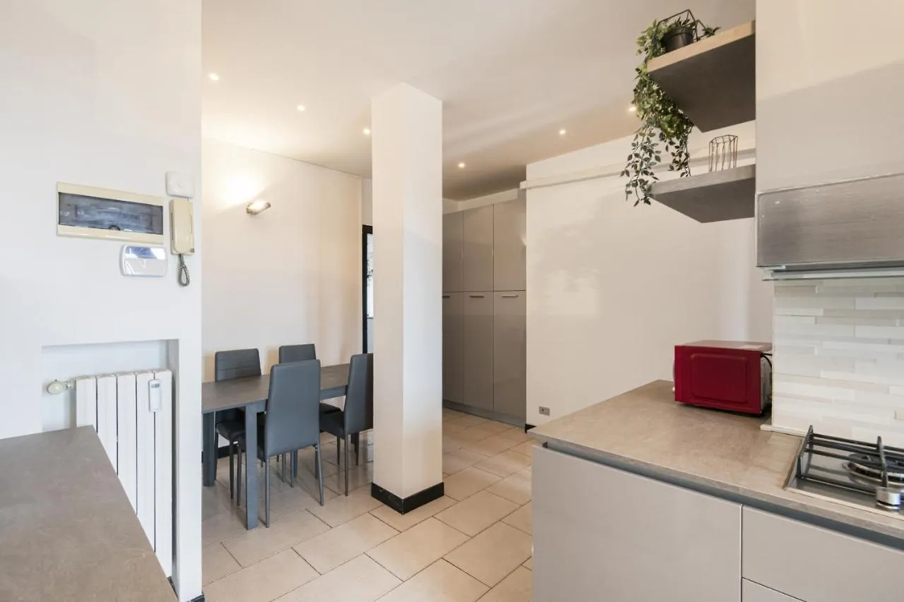 Easylife - Elegante Attico 2 Min Da Parco Sempione Apartment Milan